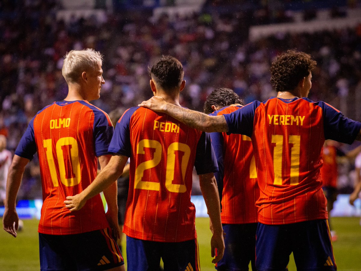 estamosalaire's tweet photo. 📸⚽ Revive los mejores momentos del amistoso entre España y Perú en Puebla 🇪🇸🇵🇪 

Así se vivió la gran noche de fútbol internacional en el Estadio Cuauhtémoc rumbo al Mundial 2026 🔥

Ve la galería completa aquí 👇
https://t.co/gBhBuXzrIN

📸: @Iker_Aac 

#EspañaVsPerú #Puebla #Galería #Fútbol #Mundial2026