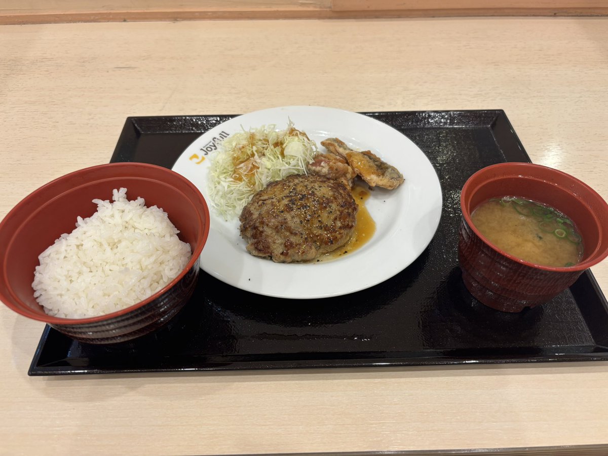 nan_workshop's tweet photo. 雨止むまですることもないので外食 https://t.co/ESKzzC2iPP