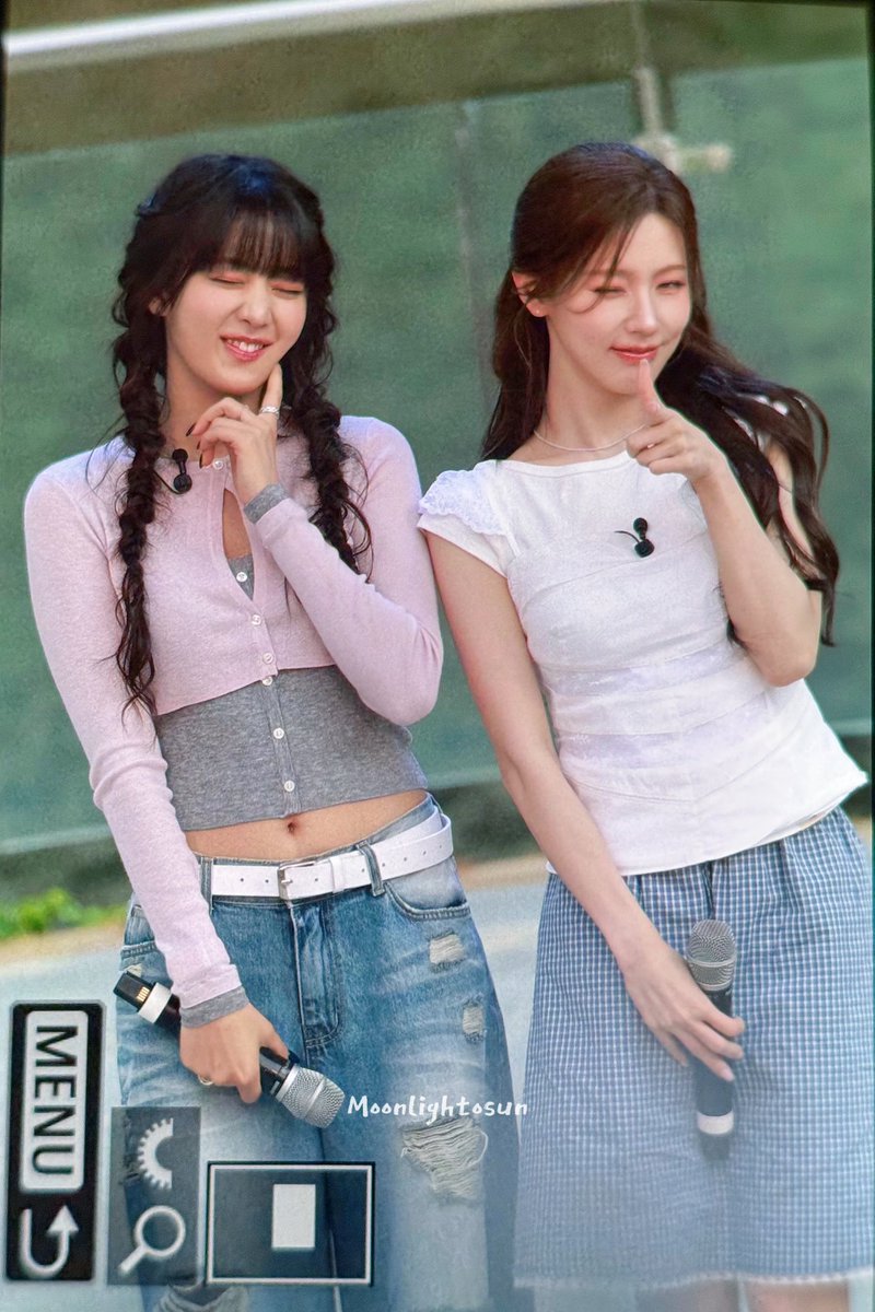 Moonlightosun's tweet photo. 260609 

토끼 이빨 flirting🐰
귀여워!!!

#MINNIE #민니 #MIYEON #미연
#idle #아이들 #アイドゥル https://t.co/aueeBI7feS
