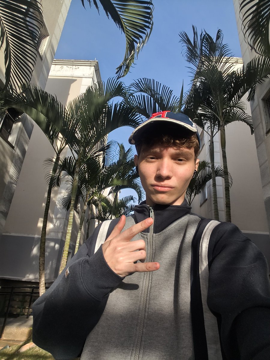 feerzy_'s tweet photo. https://t.co/LqNJPjKTQG