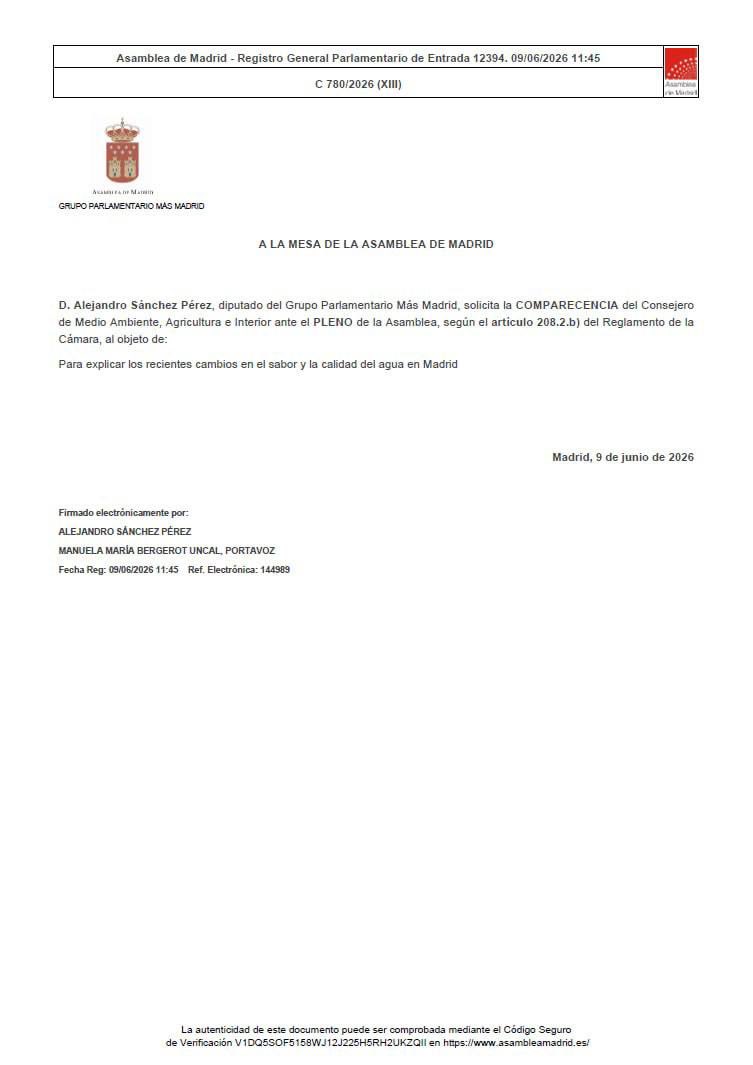 MasMadrid__'s tweet photo. Cada vez son más los vecinos que notan que el agua de sus grifos sabe y huele distinta.

‼️ Por eso llamamos a comparecer al consejero Novillo y al consejero delegado del Canal de Isabel II. El agua es un servicio básico y los madrileños tienen derecho a saber qué está pasando. https://t.co/vNR0fqpPeh