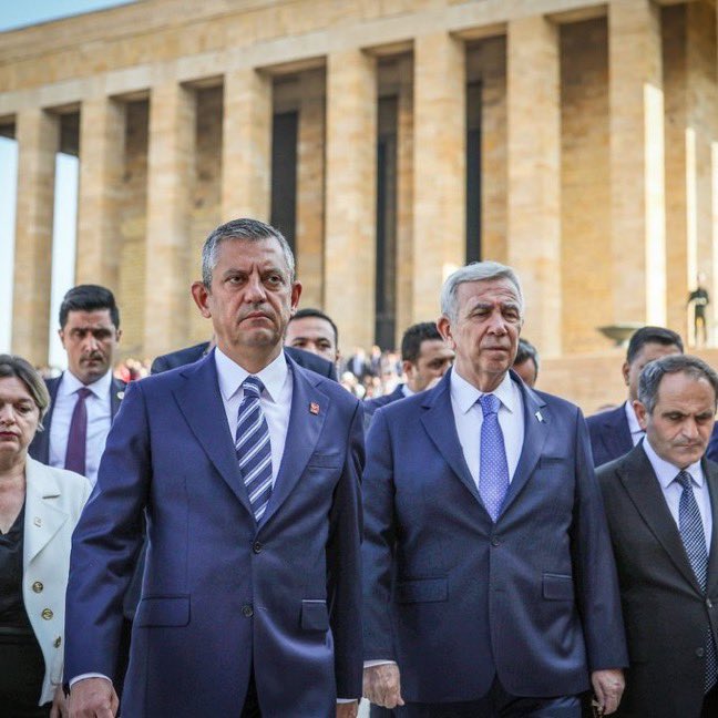 trhakkinda's tweet photo. Özgür Özel, Mansur Yavaş ile birlikte Ferdi Zeyrek’i anmak için Manisa’ya gitme kararı aldı. https://t.co/D1rLFQs00D