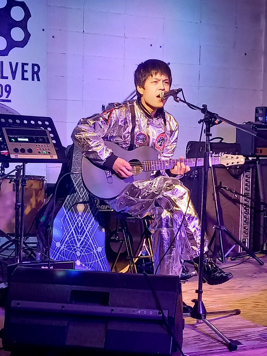 Cosmic_Circus9's tweet photo. 7日はREVOLVERにてライブ🚀
出演者の方々やスタッフの方々や来て頂いたお客様ありがとうございました💫
今回も宇宙飛行士スタイルで👨‍🚀
セトリも前回と同じで、皆様のおかげで今年のライブの中で一番楽しめました🌟
ただ星座占いの方で双子座♊が前回も今回も0人だったのは残念でミッション失敗😅 https://t.co/pWMzmfZppy