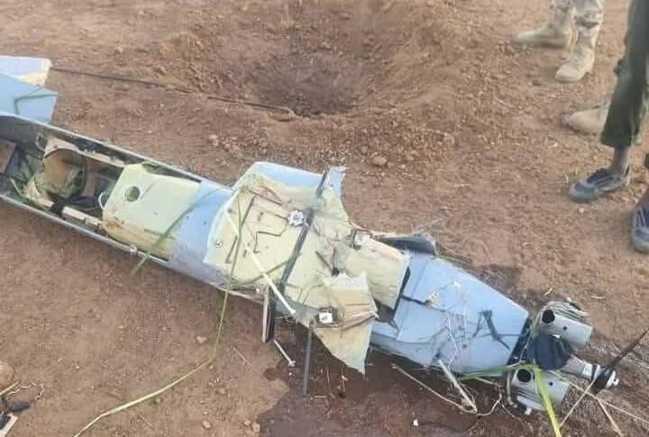 SudanTribune_EN's tweet photo. Sudanese army air defences have intercepted RSF drones over Khartoum, following previous strikes targeting the airport and power grid. Meanwhile, army drone strikes have intensified in the strategic border town of Kurmuk, forcing thousands to flee to Ed Damazin.
https://t.co/KTczn5KXwn
