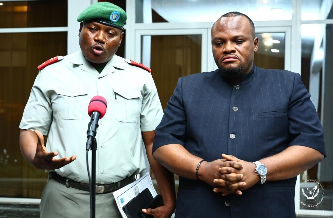 GANG_LIBETI's tweet photo. Nous n'avons pas la culture de la démission mais la réunion du 8 Juin est un désaveu criant du Président au-delà de tout ce qui est protocolaire. Triste d'en arriver là. Pourtant, c'est depuis le début qu'il y a eu des signaux alarmants
Bumba est dépassé
@TopCongo 
@Actungolo https://t.co/RUuhbtEPfo