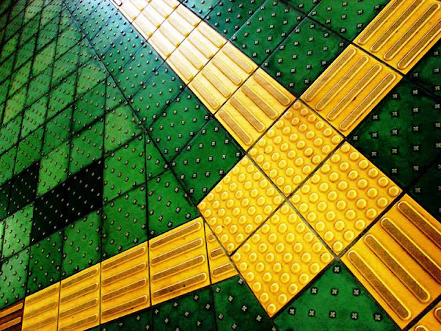 TonyRVega's tweet photo. Whether you're int he city or in rural areas it's extremely common to see "yellow braille blocks" in #Japan 
I'm referring to tactile paving which is meant to help the visually impaired
Here's a nice article about this topic featuring a lot of photos
https://t.co/NxkdXuGq0U https://t.co/CPVcWvV5XK