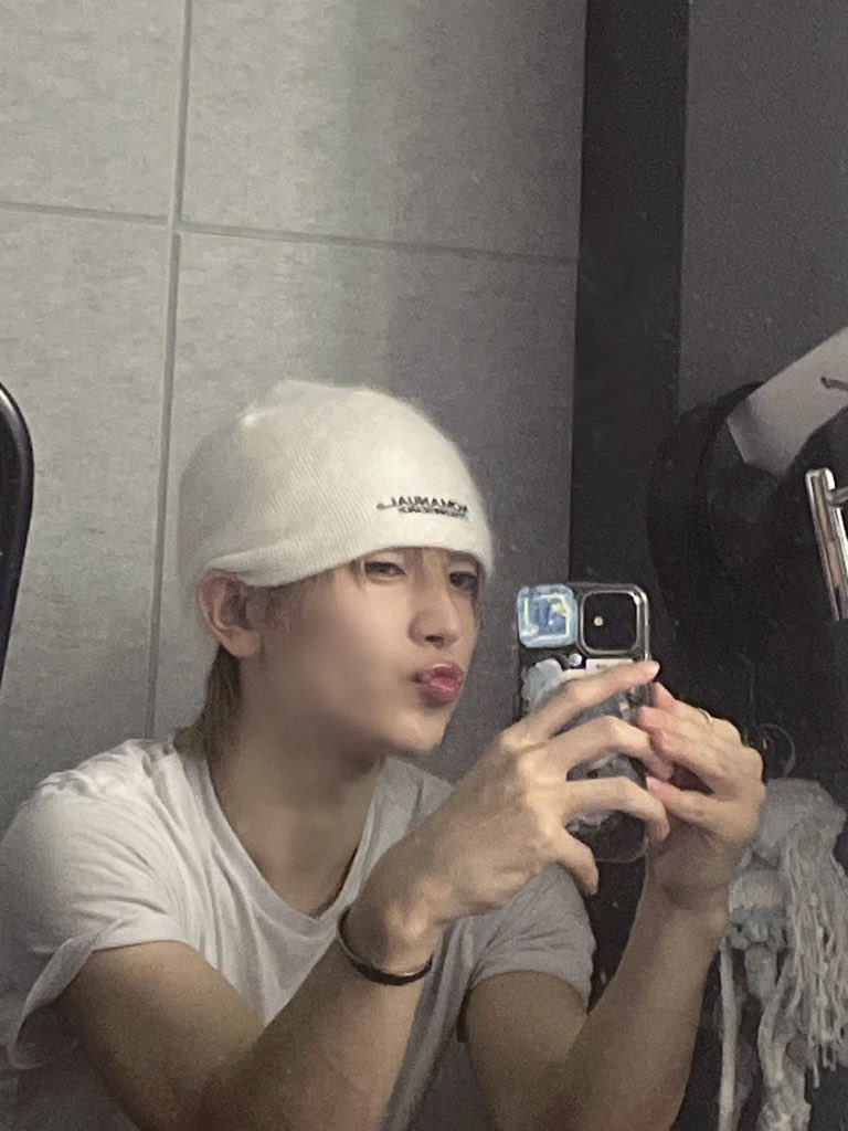 seajellysen's tweet photo. 260609 플챗 #센
 사토형이 주신 해파리입니다!!!🪼 
귀엽지요~? 
해파리도 좋아하지만 근데?! 
여러분은 더 더 더어 좋아하고 사랑해요~!!! 
알고 있죠? 정말 정말 좋아해요! 
다이스키! 
오늘도 수고했어요.  
내일도 자기 페이스로 함께 힘내 봐요. 
여러분은 항상 열심히 하고 있어서 정말 기특해요.