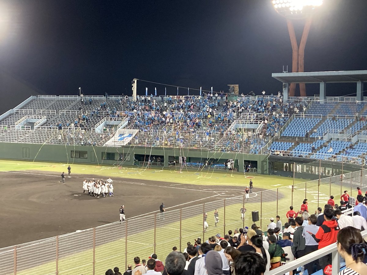 kamonabe_soba's tweet photo. 都市対抗野球東海地区二次予選 第一代表決定戦
名古屋市 東邦ガス 5-1 岡崎市 三菱自動車岡崎 10TB
一塁側名古屋市東邦ガスの紙テープが舞いました
本戦出場決定おめでとうございます
名古屋市吉田投手は10回を完投
岡崎市は第二代表をかけ豊田市トヨタ自動車と対戦 https://t.co/5Cct8zBX0x