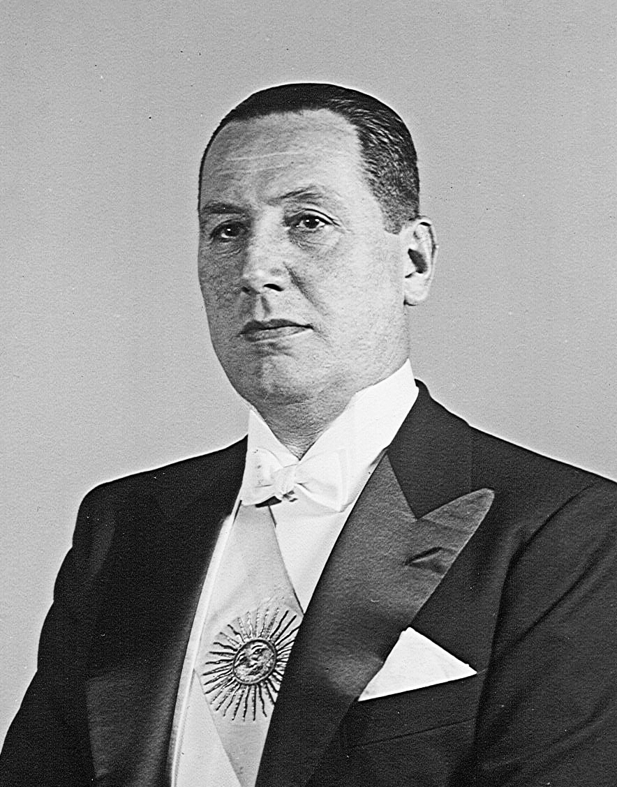 TodayInHistorye's tweet photo. on 9 June 1956: In Argentina, General Juan José Valle led a failed Peronist uprising against the military dictatorship of Pedro Eugenio Aramburu. The crushed rebellion resulted in the execution of dozens of military personnel and civilians. https://t.co/42JpQ6EdhD