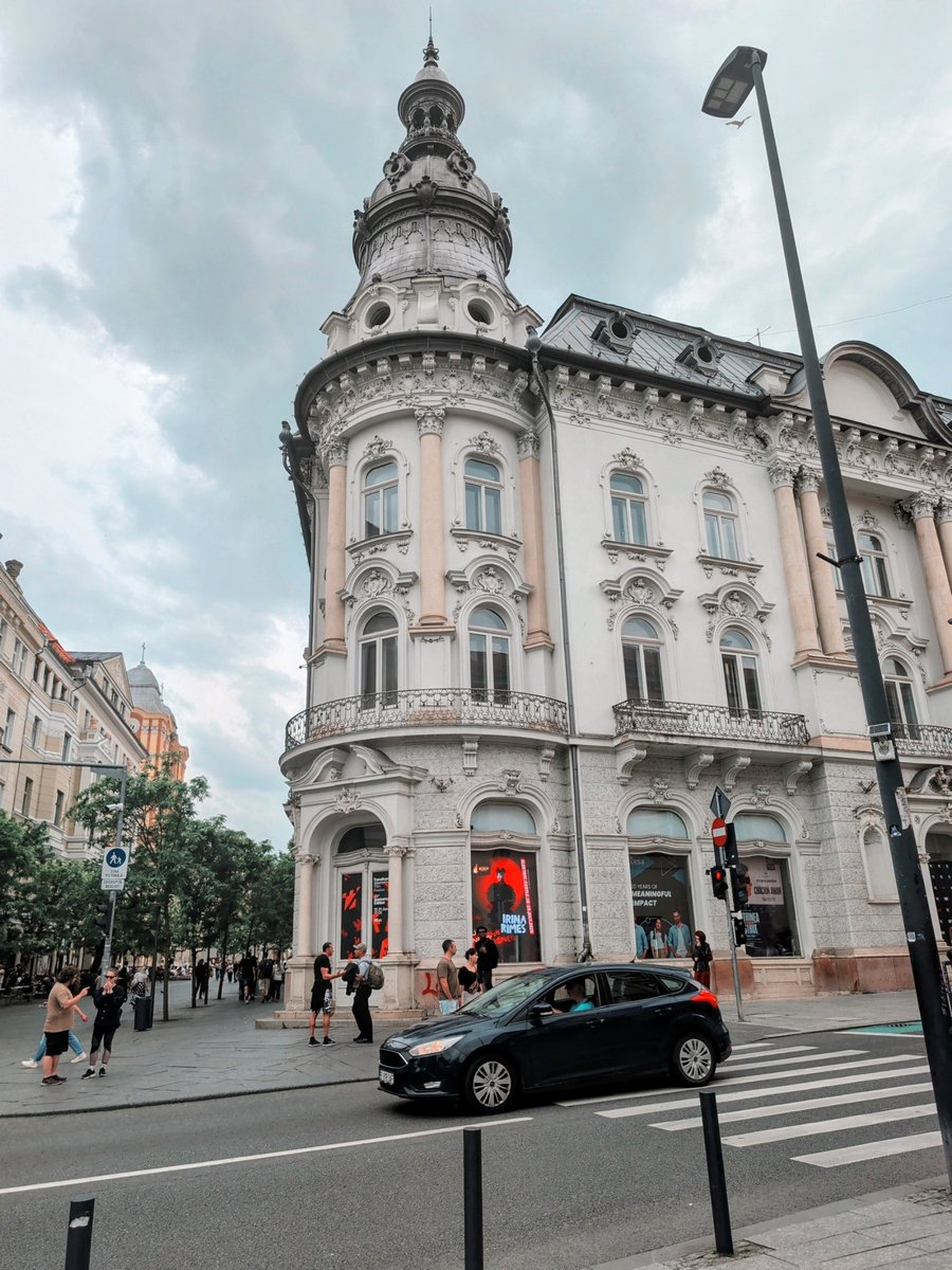 theJax_on's tweet photo. #Romania
#clujnapoca 
🇷🇴🇷🇴 https://t.co/6cOTjh9JpP
