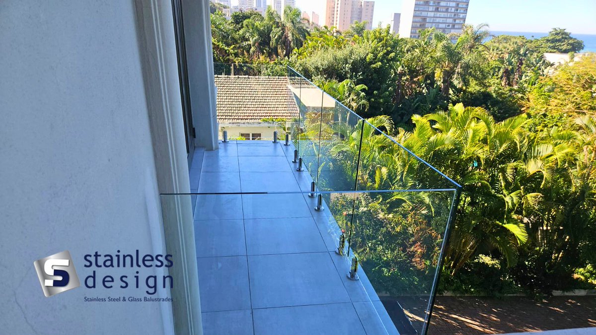 StainlessInfo's tweet photo. Unobstructed views with this frameless glass balustrade installation, featuring our locally manufactured bullet spigots.

📞 080 111 1012
📧 info@stainlessdesign.co.za
🌐 https://t.co/Z44ZRkMXcv

#FramelessGlassBalustrade #GlassBalustrade #StainlessSteel #Architecture https://t.co/8VFbpFPpMC