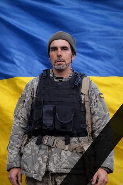 pogrebeckij's tweet photo. На Рівненщині попрощалися із захисниками України: Сергієм Савичем із Миляцької громади, Валерієм Абрамовичем із Сарненської ТГ, Віктором Голярем із Бабинської громади та Сергієм Веремою зі Здолбунівської ТГ.
📷 Сергій Савич народився 9 вересня 1981 року та проживав у селі Милячі. 29 лютого 2024 року його мобілізували до лав Збройних Сил України. Воїн проходив службу на посаді старшого стрільця-оператора єгерського батальйону. 9 травня 2024 року він зник безвісти в районі населеного пункту Уманське Покровського району Донецької області. На жаль, згодом інформація про загибель військовослужбовця підтвердилася.
📷 Валерій Абрамович народився у 1969 році в селі Стрільськ. У березні 2024 року став до лав Збройних Сил України. Проходив службу у складі 214-го окремого штурмового батальйону OPFOR. 26 травня 2024 року під час виконання бойового завдання воїн зник безвісти. На жаль, результати ДНК-експертизи підтвердили його загибель.
📷 Віктор Голяр народився 7 жовтня 1969 року в селі Дорогобуж. 15 квітня 2024 року приєднався до лав Збройних Сил України. Із 26 серпня 2024 року воїн вважався зниклим безвісти. Упродовж тривалого часу рідні жили надією та чекали на звістку від нього. На жаль, результати ДНК-експертизи підтвердили загибель захисника. Він загинув на Донеччині під час виконання бойового завдання.
📷 Сергій Верема народився 4 червня 1982 року у Здолбунові. У січні 2025 року вступив до лав Збройних Сил України. Отримав поранення під Харковом, однак після лікування повернувся до побратимів. 30 травня 2026 року 43-річний військовослужбовець загинув під час виконання бойового завдання на Запорізькому напрямку.
📷 Схиляємо голови у скорботі. Вічна пам’ять і шана захисникам України.