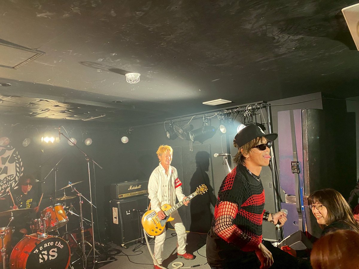 umepenss's tweet photo. そう言えば、、
ハコも対バンも、DJ、オーディエンス
も　最高だったなーー！
ロックの日とか　どーでも
良いんだけど　今思いだした！！ https://t.co/HJAQ4nJW9i