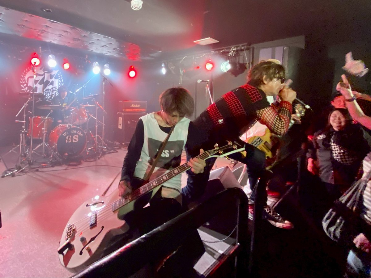 umepenss's tweet photo. そう言えば、、
ハコも対バンも、DJ、オーディエンス
も　最高だったなーー！
ロックの日とか　どーでも
良いんだけど　今思いだした！！ https://t.co/HJAQ4nJW9i