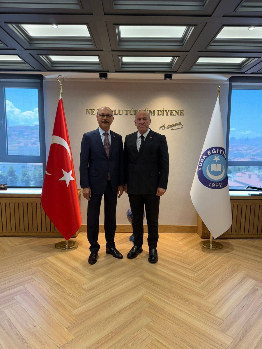 yalovakamusen1's tweet photo. Türk Eğitim-Sen Genel Başkanımız Sayın Talip Ceylan Bey’i, 8. Olağan Genel Kurul sonrası oluşan şube yönetimimizle birlikte ziyaret ederek hayırlı olsun dileklerimizi ilettik ve başarı temennilerinde bulunduk.
Kıymetli Genel Başkanımızın nazik kabulleri, samimiyetleri ve hoş sohbetleri için teşekkür ediyor; çalışmalarında üstün başarılar diliyoruz
#türkeğitimsen 
@TalipGeylan06