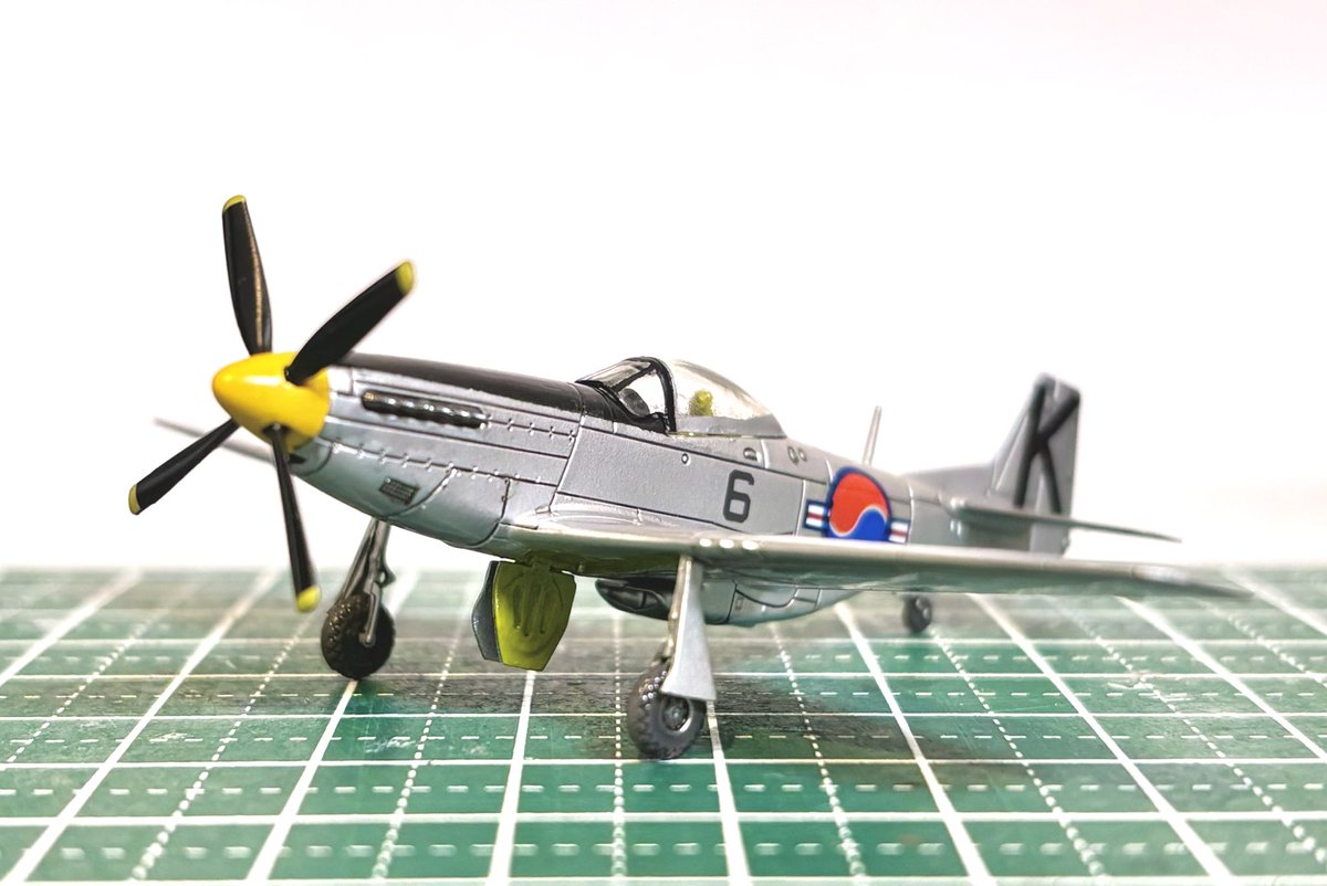 758s611986's tweet photo. エフトイズのP-51Dをリペイント
タミヤのシルバーリーフを使ってみたけど金属感がいい感じ https://t.co/A72KROyE6o