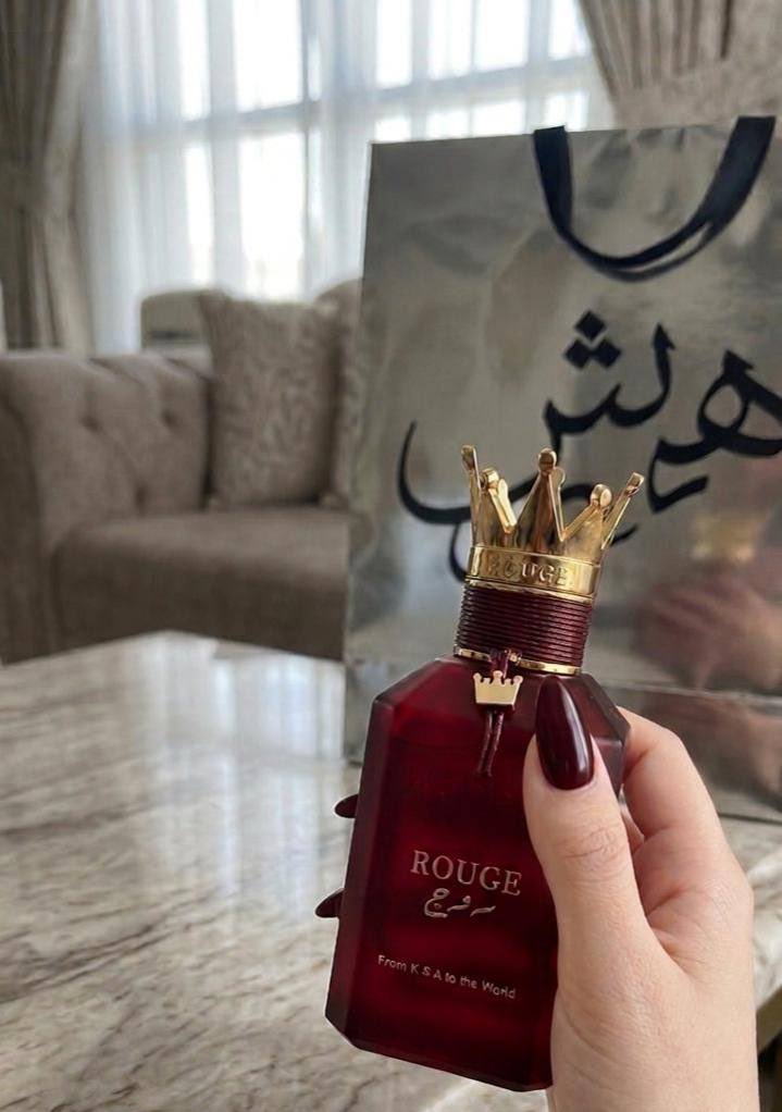 KOKKK's tweet photo. 💖 يا بنات والله عطر روج من العز شيء يجننننن😍
ما شفت عطر يجمع بين الفخامة والأنوثة كذا 🔥
لما أرشه أحس نفسي ملكة، ريحته غنية وفاخرة، فيها لمسة حلوة ودافية تخلي الواحد يلتفت وراكِ
من أول رشة تحسي فيه كلاس وثقة، يليق على الدلة والعباية والمناسبات والطلعات اللي ما تنسى 
@alezzoud https://t.co/XSzsdNlpom