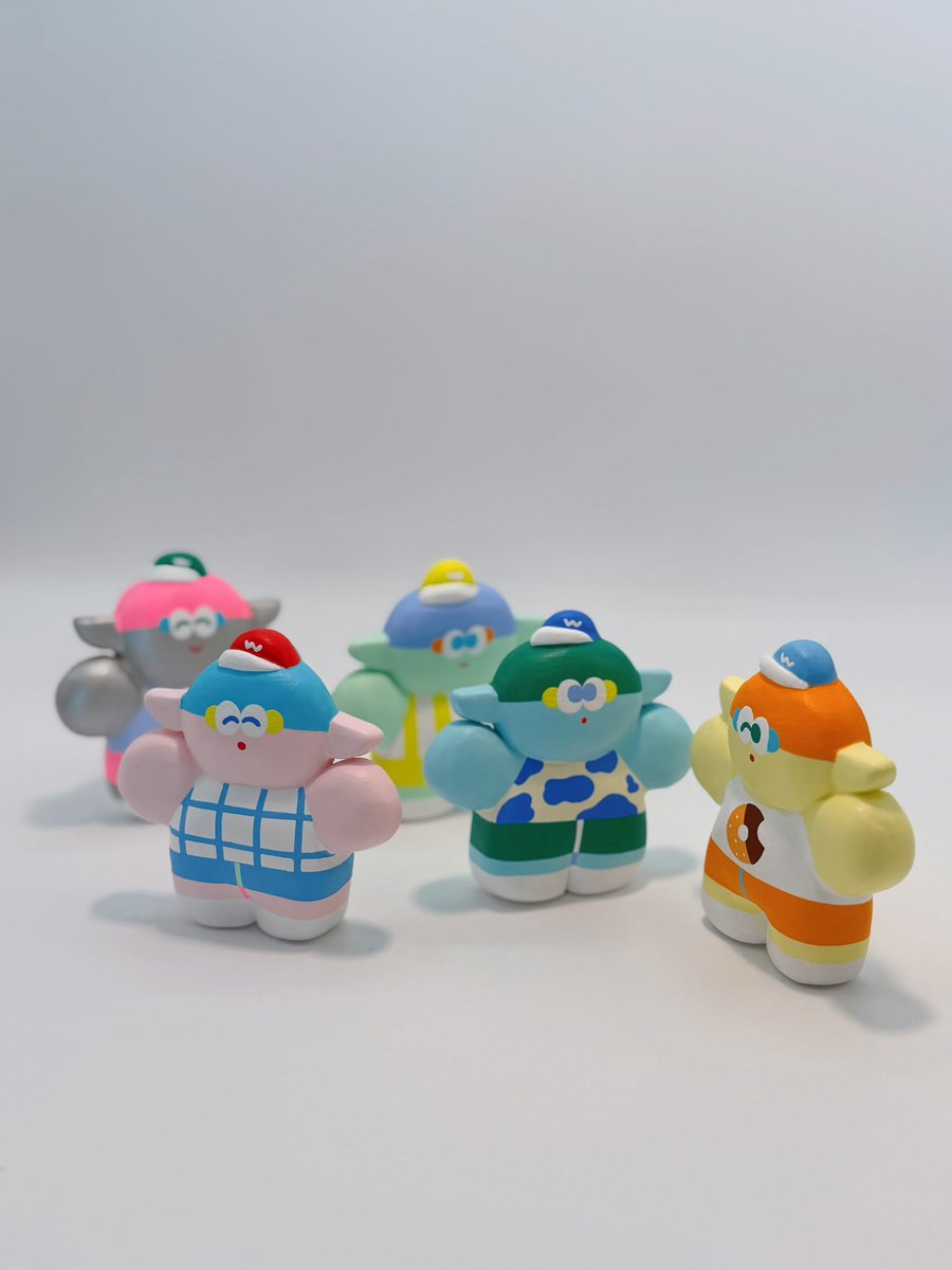 wachapo_'s tweet photo. フィギュアのような存在感がある
わちゃぽ宇宙人の粘土オブジェ👽

それぞれの個性や出会いを楽しみながら
お気に入りの子を見つけてもらえたらうれしいです🤲🏻✩⡱
⁡
┈┈
『未確認生物展』

6月13日（土）-14日（日）
gallery uju
大阪市北区紅梅町5-23紅梅田中ビル https://t.co/9fp9UDVDEr