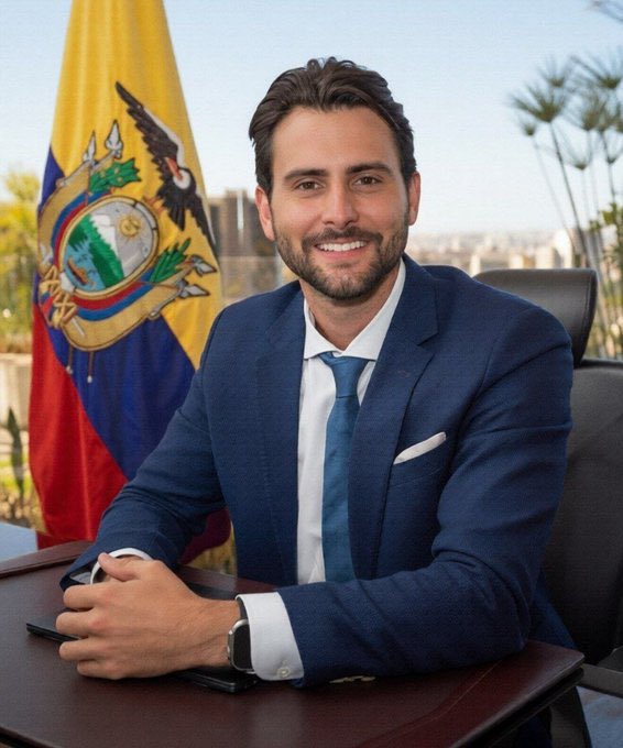 LuisChingoec's tweet photo. La renuncia d Niels Olsen a la Asamblea Nacional deja temas d debate y cuestionamiento
Olsen es precandidato a la Prefectura del Guayas por ADN d Daniel Noboa
¿Podría ganar dicha dignidad quien no hizo mayor cosa frente al caso PROGEN? Ahora Mishel Mancheno preside el legislativo https://t.co/EfUpvxFGdQ