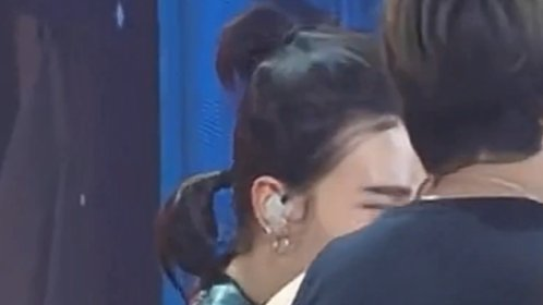 hyunheartsskz's tweet photo. hyunjin and his two ponytails 😭 https://t.co/ceL8ShZj9l