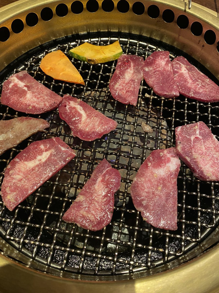 aroetoiimasu's tweet photo. 今日で息子が20歳になりました🎉
ちょうど私の人生の半分です。
20歳になっても可愛いものですね。
不自由な思いさせちゃったかもだけど
私をお母さんにしてくれてありがとう♡
私とは似ても似つかない違う道を歩んでいる息子。
これからの人生、思いっきり楽しんでください✨
お誕生日おめでとう🎂 https://t.co/TADKKLrDiB