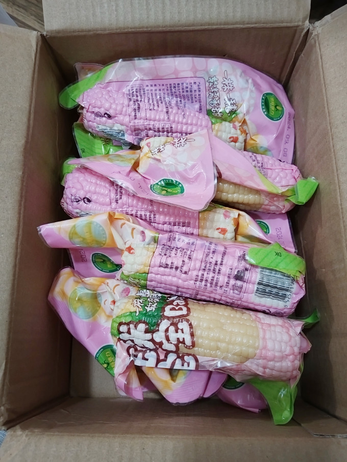 totoguider's tweet photo. 夏天必入的鲜嫩白糯玉米！皮薄爆汁，一口甜糯不塞牙，蒸10分钟就搞定，减脂期代餐也超合适～ https://t.co/r768rfDjos