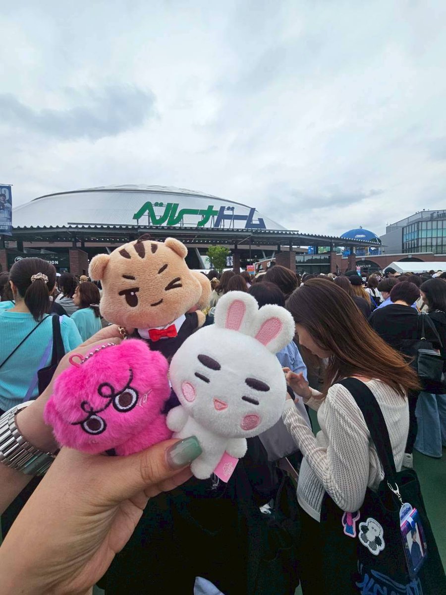 maririnrin0122m's tweet photo. ソロもソロの良さがあるけどSHINeeでしか見られない各メンバーの魅力があって唯一無二な感じが最高だった❤️日本ツアーを思い出して切なくなるとこもあったけど15年も胸のトキメキをありがとうの気持ち❤️個人的にミノの歌唱力が格段に上がったと他ペンさんに言われたのが自分事のようにうれしかった🥰 https://t.co/XFGYY6N2Xs