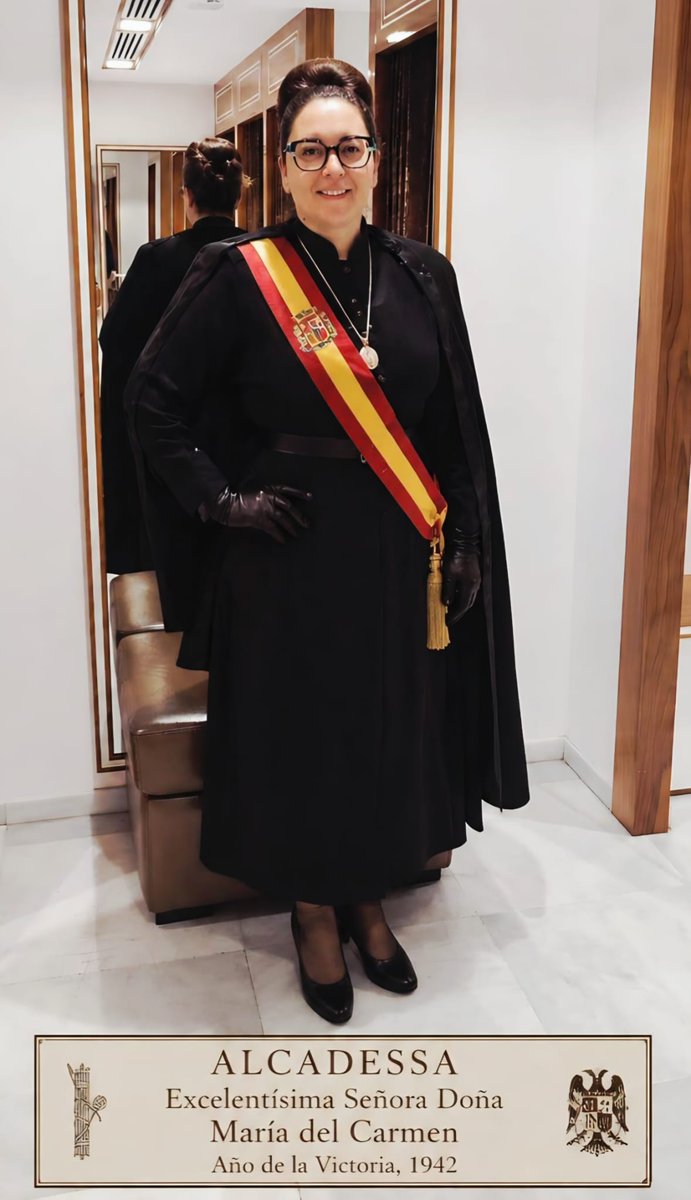 TEATRECBS's tweet photo. 🎭Ella és l'alcaldessa de Lloret a l'ast👉 Excelentísima Señora Doña Maria del Carmen.

És una altra de les funcions de final de curs de l'Aula de Teatre de Lloret per adults. Una comèdia que retrata amb humor i tendresa el dia a dia d'un poble turístic com Lloret.

📅13/06
⏰21h https://t.co/OVXAtG6W6x