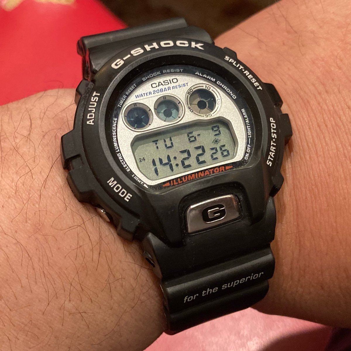 今日のお供はG-SHOCKのDW-6900WF-1T（98フランスW杯記念モデル）でした 