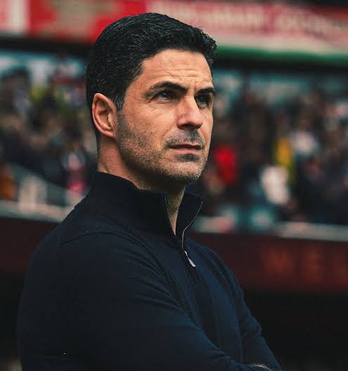 SpikeTweets_14's tweet photo. Big similarities between Ferguson & Mikel Arteta so far:

--Fergie : Took charged whn United was on 19yrs title drought✅
--Arteta : Took charged when Arsenal was on 15yrs title drought✅

-- Fergie : Won the first League title in his 7th season✅
-- Arteta : Won first league title in his 7th season✅

-- Fergie: Won 4 trophies before winning the league for 1st time✅
-- Arteta : Won 4 trophies before winning his first PL✅
