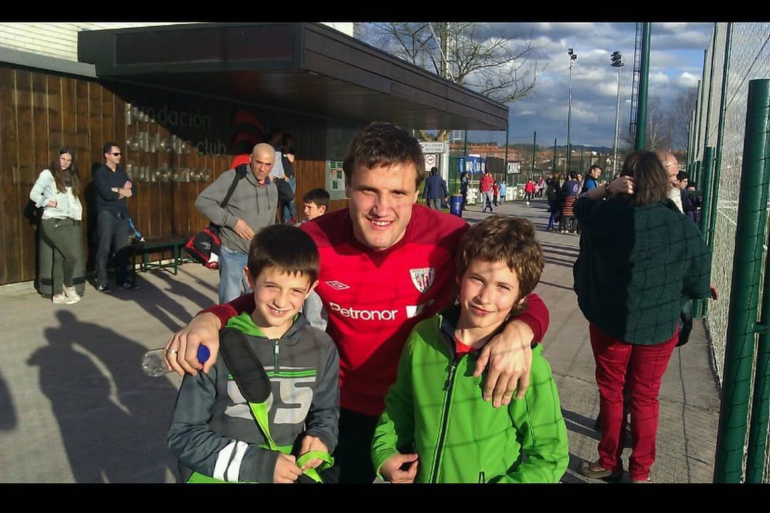 andeer_ATH2's tweet photo. Lo que más me ha gustado de la rueda de prensa son los elogios a Beñat Gerenabarrena, llevo 2/3 años subidisimo a su barco y deseando que llegase su debut, ojalá Terzic lo valore y se lo quede, no hay nada más satisfactorio que ver a un Athleticzale de cuna debutar en San Mamés. https://t.co/e6zySXdzaa