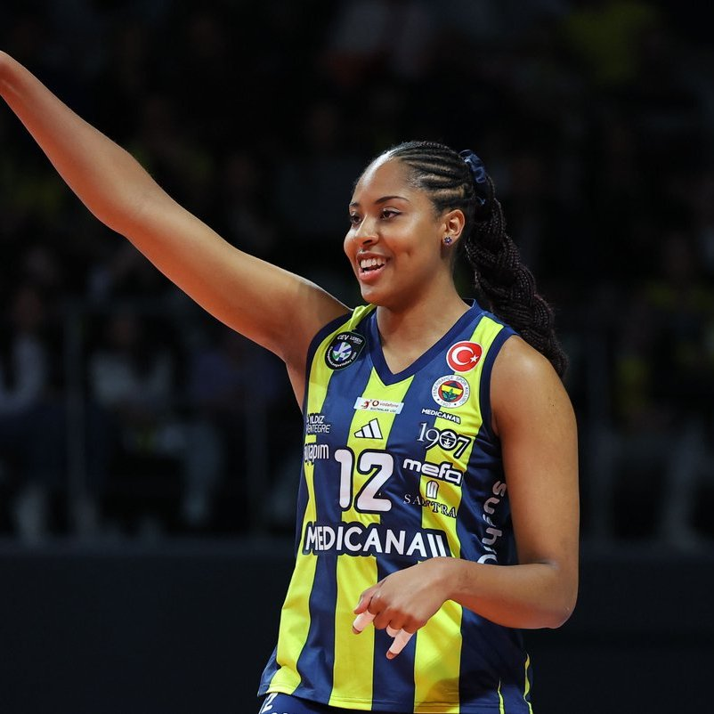 souvess's tweet photo. Fenerbahçe Medicana'nın gelecek sezon smaçör rotasyonu

Arina Fedorovtseva
Ana Cristina
Hande Baladın
Saliha Şahin https://t.co/SMj6RWfiRu