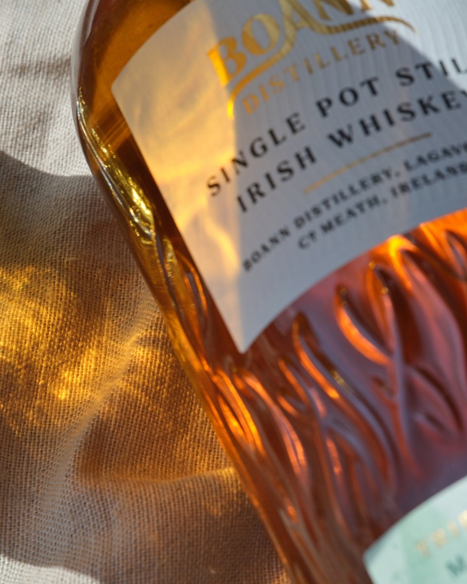 Boanndistillery's tweet photo. #BoannSinglePotStillIrishWhiskey Madeira has a smooth mouthfeel with peaches &amp; cream, overlaid with vanilla, walnuts, dried fruit cake &amp; a delicate minerality, finishing long &amp; crisp with fresh lemon oil &amp; a lingering savoury spice 🥃☀️ Delve deeper at https://t.co/6o1hcmSREP https://t.co/zrsEfmhZL1