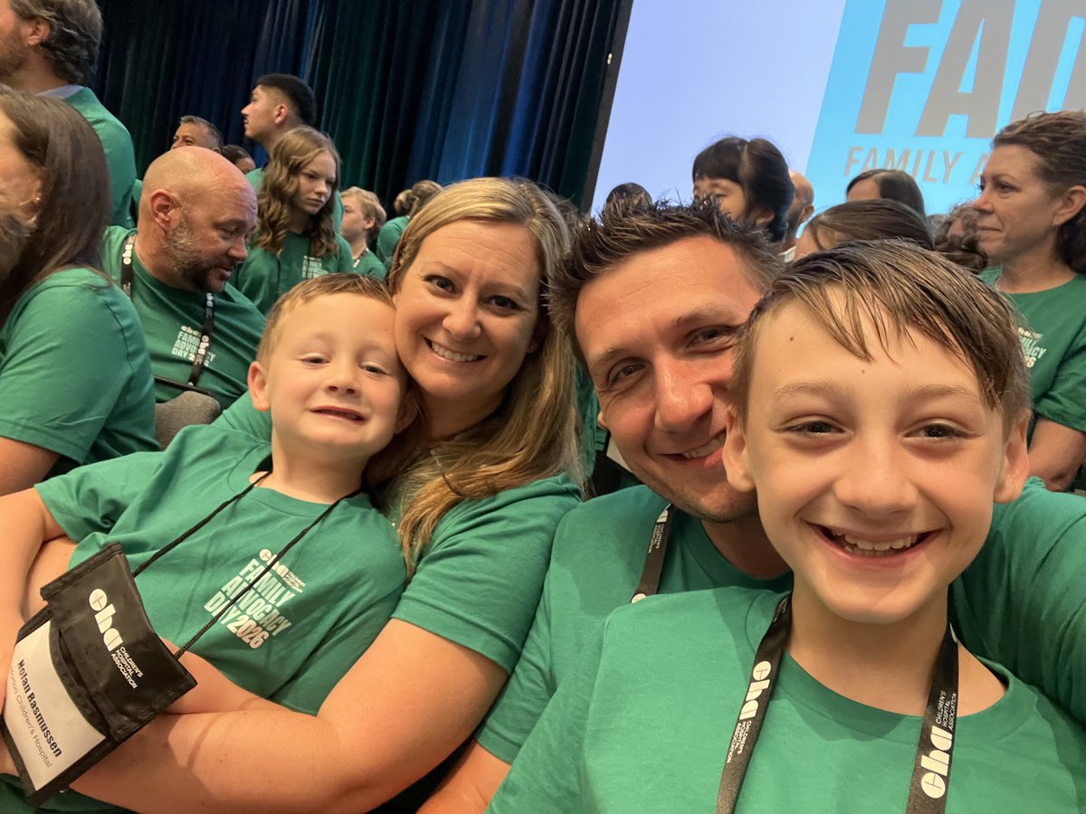NortonChildrens's tweet photo. 6‑year‑old Nolan joined our Norton Children’s team and @hospitals4kids in D.C. to advocate for kids’ health. Diagnosed with Type 1 diabetes at age 3, he’s now thriving and working to “smash diabetes.

More on Nolan’s journey: https://t.co/JbQW4lWGQH https://t.co/Ee90ucZK0X
