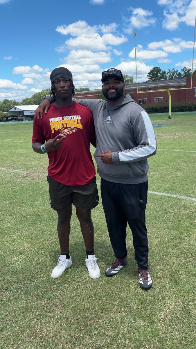 bolton_bo642's tweet photo. Thanks for the camp invite i had fun competing‼️‼️🔥 @CoachT_Pope 
#whohotterthenhinds https://t.co/hYGZxC7icZ