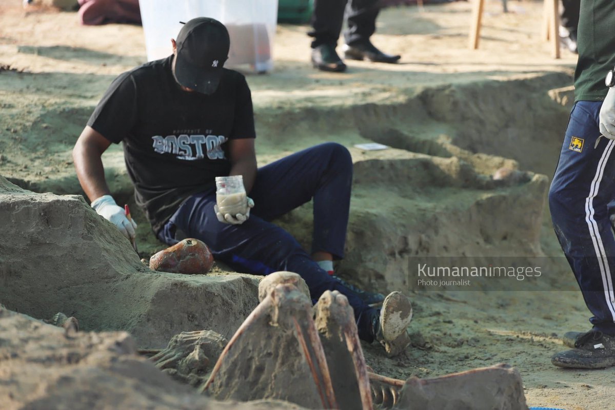 TamilSolidarity's tweet photo. 327 human remains. Children among them.

Chemmani is a reminder that families are still waiting for truth, justice, and answers.

The truth cannot remain buried forever.

#Chemmani #JusticeForTheDisappeared

Image @kumanan93 https://t.co/ualH6Ekhgc