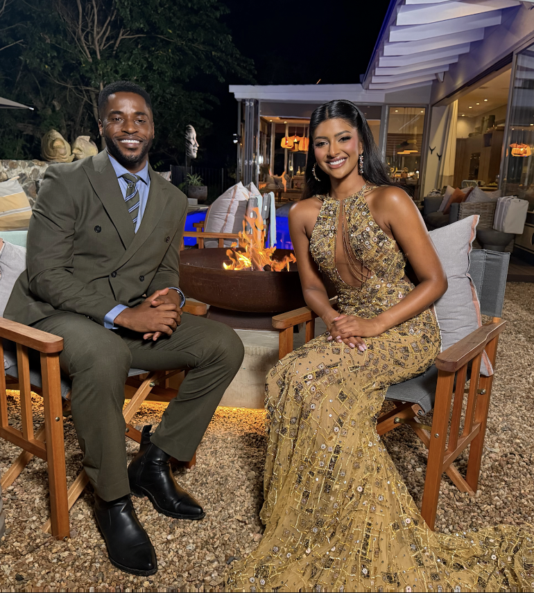 SABC3Topbilling's tweet photo. Thank you for spending your evening with #TopBilling tonight in our new Tuesday time slot. ✨  

Thank you to all our inspiring guests! Thank you for welcoming us into your homes, lives and sharing your stories with us! 

Until next time, good night and God bless. https://t.co/FNCvyXCuJ0