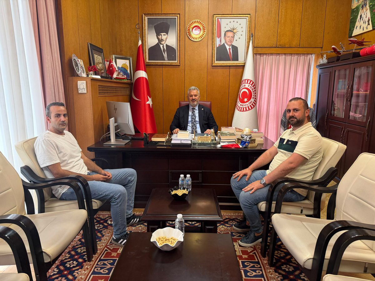 aksavli's tweet photo. TBMM İdari Amiri , Ak Parti İstanbul Milletvekili Sn. Hasan TURAN’a nazik kabülleri ve hoş sohbeti için teşekkür ederiz.. https://t.co/XhNlzJrS3U