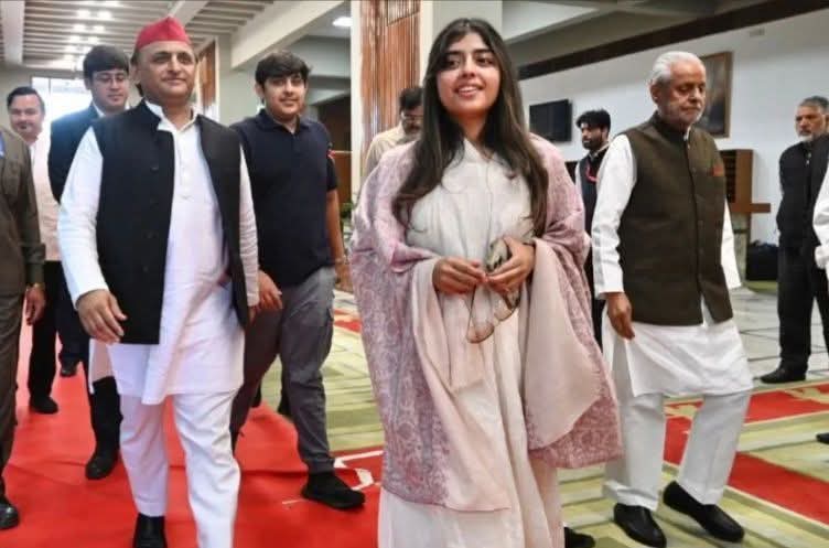 Kishanshuklabjp's tweet photo. श्री @yadavakhilesh जी से हमारा राजनीतिक वैचारिक विरोध है वह वैचारिक रूप से सदैव रहेगा | अखिलेश जी की पुत्री अदिति यादव इस देश की एक बेटी भी हैं। वो हम सब की बहन-बेटी है |
राजनीति में मतभेद होने चाहिये पर किसी की बेटी के ऊपर किसी भी प्रकार की अपमान जनक टिप्पणी करना गलत है! https://t.co/Y8rpdrqxYx