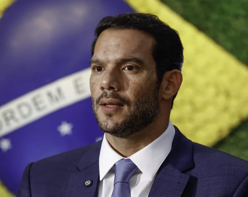 FRMFXtra's tweet photo. 🎙️🇧🇷 Le président de la Fédération brésilienne :

« Les supporters assisteront sans aucun doute à un match d’un très haut niveau technique. 

Il opposera deux écoles footballistiques 𝗣𝗥𝗘𝗦𝗧𝗜𝗚𝗜𝗘𝗨𝗦𝗘𝗦, reconnues pour leur passion et leur rayonnement international. » 🇲🇦⭐️ https://t.co/CRTApSxfDv