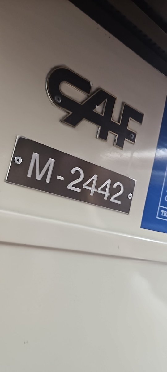 conPdePinar's tweet photo. @metro_madrid en este coche de línea 1, sentido Pinar de Chamartín.
Sin climatización y cada vez más calor.
AYUDA!! https://t.co/b5STnKMqHW