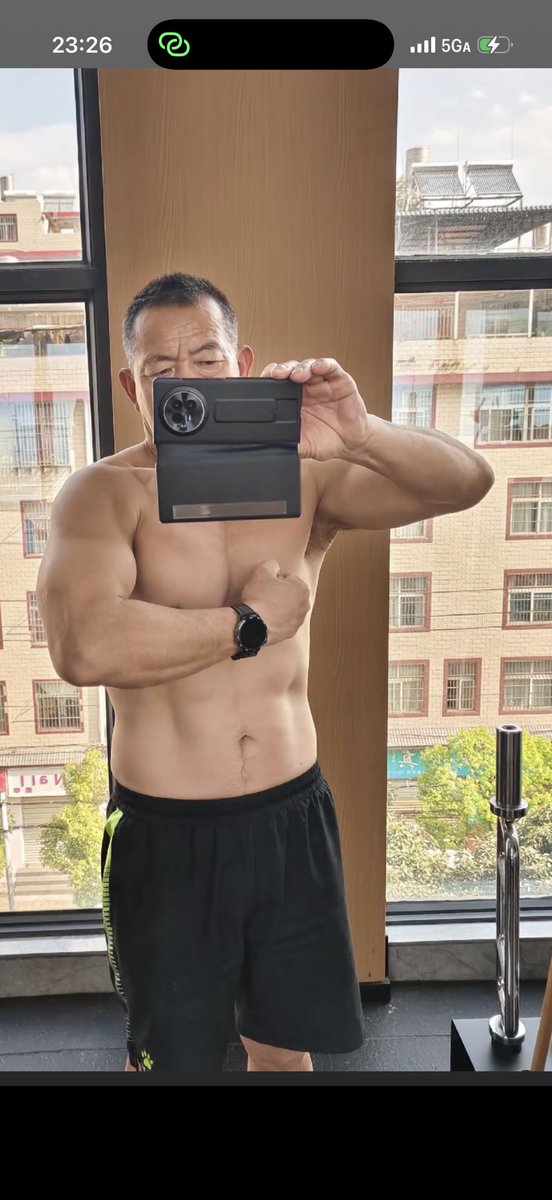 Nankeliu's tweet photo. 云南退休健身大叔
身材健硕香肠又黑又粗
有他被采访的视频

原创电报群入口：https://t.co/Piai5IuuTn https://t.co/bJe38YvKWT