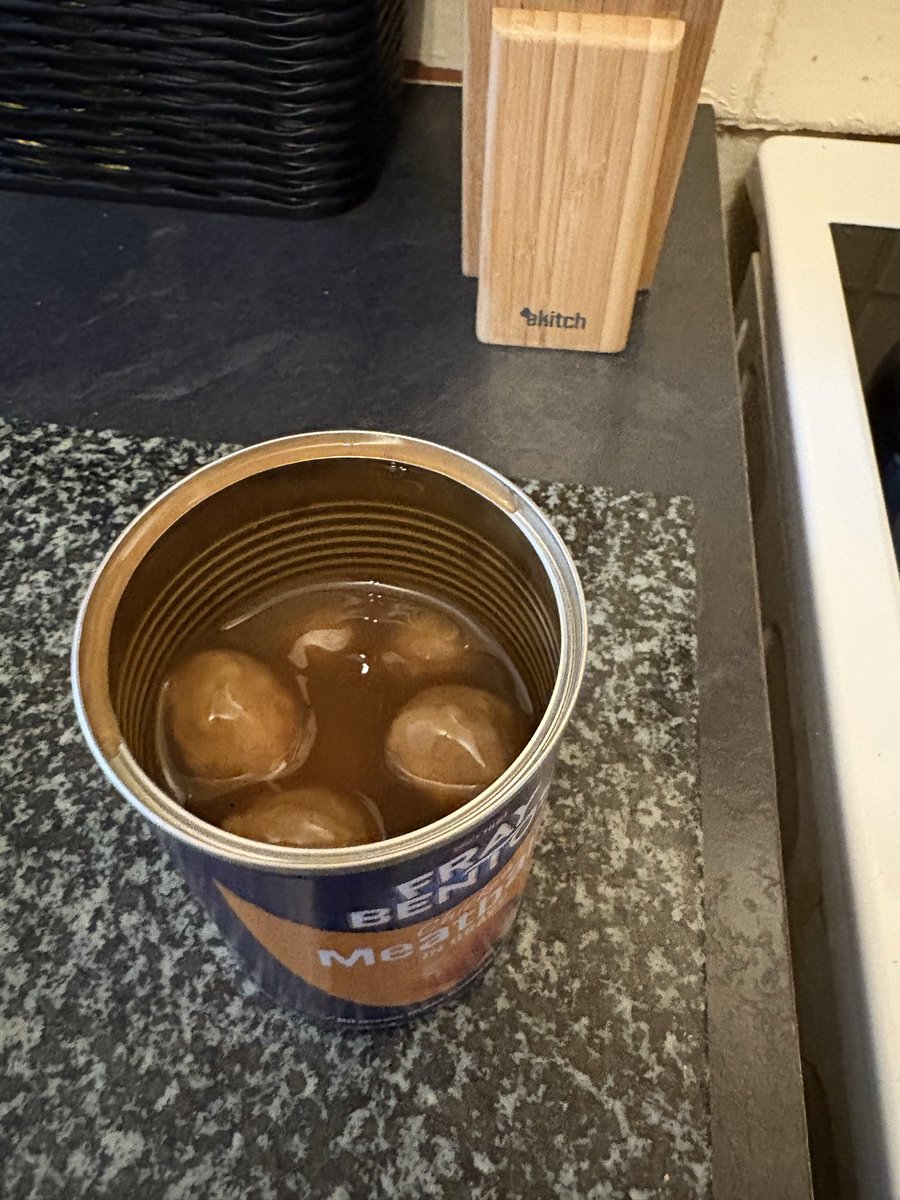 heartattackboy's tweet photo. Really disappointed at Frey Bentos, bought a whole tin not half where’s the rest? https://t.co/zn1au29zSo