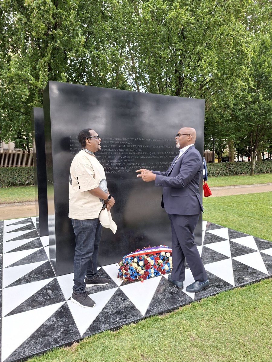 antoine_anfre's tweet photo. Paris, le 9 juin 2026 :  rencontre avec l'Ambassadeur @FNimfura et le chanteur et musicien @MassambaIntore au Mémorial du génocide perpétré contre les Tutsi, une semaine après son inauguration par les Présidents @EmmanuelMacron et @PaulKagame https://t.co/Y7npjatZuI