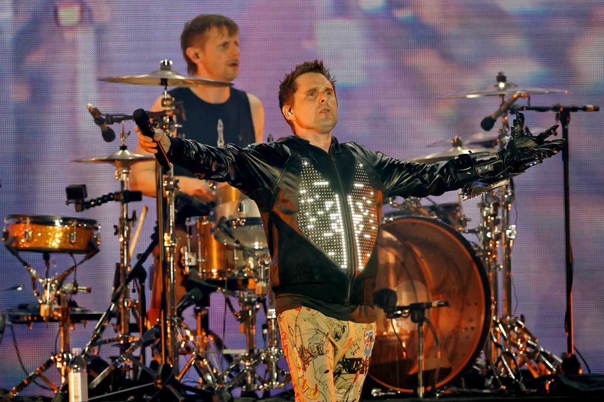 Loudwire's tweet photo. On the birthday of Muse singer Matt Bellamy, we ask you to name your favorite modern rock band from the U.K. Is it Muse or someone else?

📸: Kevin Winter, Getty Images https://t.co/iPbff2v88B