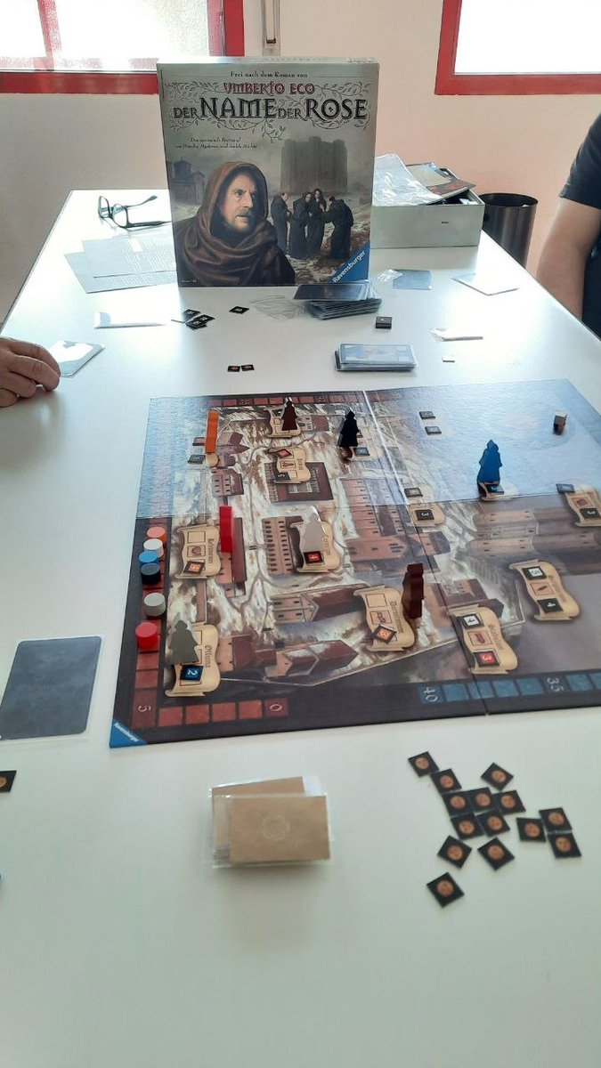 ojodelterror's tweet photo. 🎲 JUEGOS DE MESA 🎲
Otro finde movidito en el Ojo del Terror en el que no podían faltar los juegos de mesa: Piratas de Maracaibo ⛵️, Brass Birmingham 🚂, Alta tensión ⚡️, El nombre de la rosa ⛪️, Pelusas 🧸, Galaxy trucker 🚀 y Marco Polo 🐫. https://t.co/2LHUYGwBTq