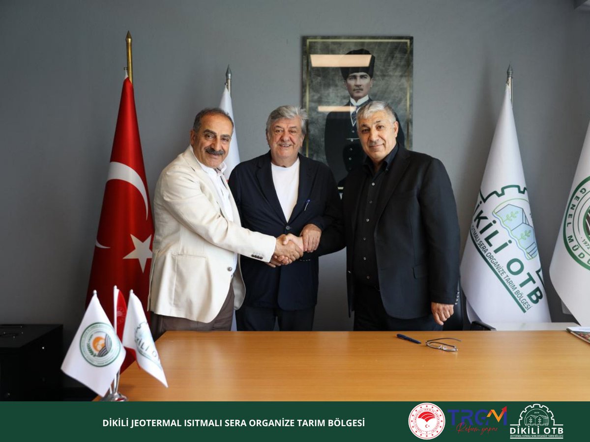 DikiliOtb's tweet photo. Dikili Jeotermal Isıtmalı Sera OTB'de kesin tahsis işlemleri başladı

Dikili Jeotermal Isıtmalı Sera Organize Tarım Bölgemizde yatırım sürecinin en önemli aşamalarından biri olan kesin tahsis işlemleri başlamıştır. Parsel tahsisi almaya hak kazanan yatırımcılarımızın katılımıyla gerçekleştirilen süreç kapsamında, kesin tahsis sözleşmeleri imzalanarak yatırımlar resmiyet kazanmıştır.
Bölgemizde faaliyet gösterecek yatırımcılarımızla gerçekleştirilen imza törenleri, Dikili Jeotermal Isıtmalı Sera OTB'nin üretime geçiş yolculuğunda önemli bir dönüm noktasını oluşturmaktadır. Tamamlanan kesin tahsis işlemleriyle birlikte modern sera ve sanayi yatırımlarının hayata geçirilmesine yönelik süreçler hız kazanırken, bölgemizin yüksek teknolojili ve sürdürülebilir tarımsal üretim vizyonu da güçlenmektedir. Jeotermal enerji kaynaklarının sağladığı avantajlarla planlanan yatırımların tamamlanmasıyla birlikte, bölgemizin tarımsal üretim kapasitesinin artırılması, istihdam olanaklarının geliştirilmesi ve ülke ekonomisine katma değer sağlanması hedeflenmektedir.
Kesin tahsis işlemlerinin tüm yatırımcılarımız için hayırlı olmasını diliyor; bölgemizin üretim, istihdam ve sürdürülebilir kalkınma hedeflerine katkı sağlayacak yatırımların en kısa sürede hayata geçirilmesini temenni ediyoruz.