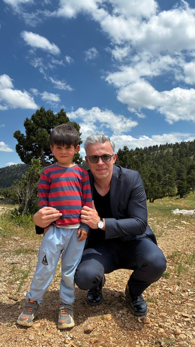 taskentkymklk's tweet photo. Kaymakamımız Sayın Fatih KARAMAHMUT, İlçe Jandarma Komutanı Onur ŞEKER ve İlçe Emniyet Amiri Murat DÜZ ile birlikte Balcılar Yaylası’nda yaşayan vatandaşımız Ali UÇAR’ı ziyaret etti. https://t.co/toATPcLQQK