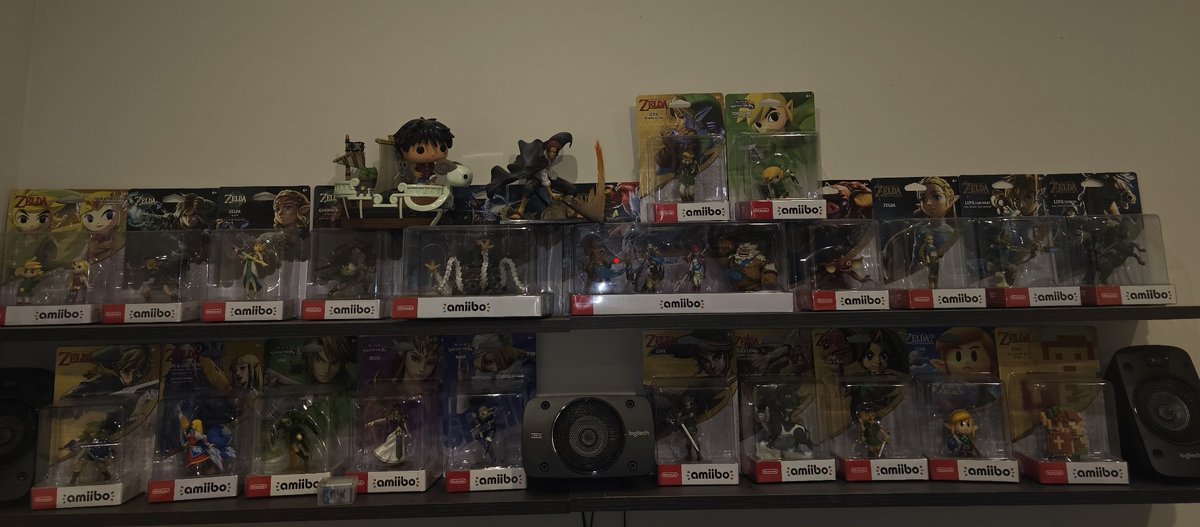 TonyRcOficial's tweet photo. @JcmJenny82903 Yo estoy justo al revés, me gusta más PlayStation, pero es que Zelda es mi saga de videojuegos favorita.  😆 Nada más mira mi pared 👇 https://t.co/hd9N9DdojM
