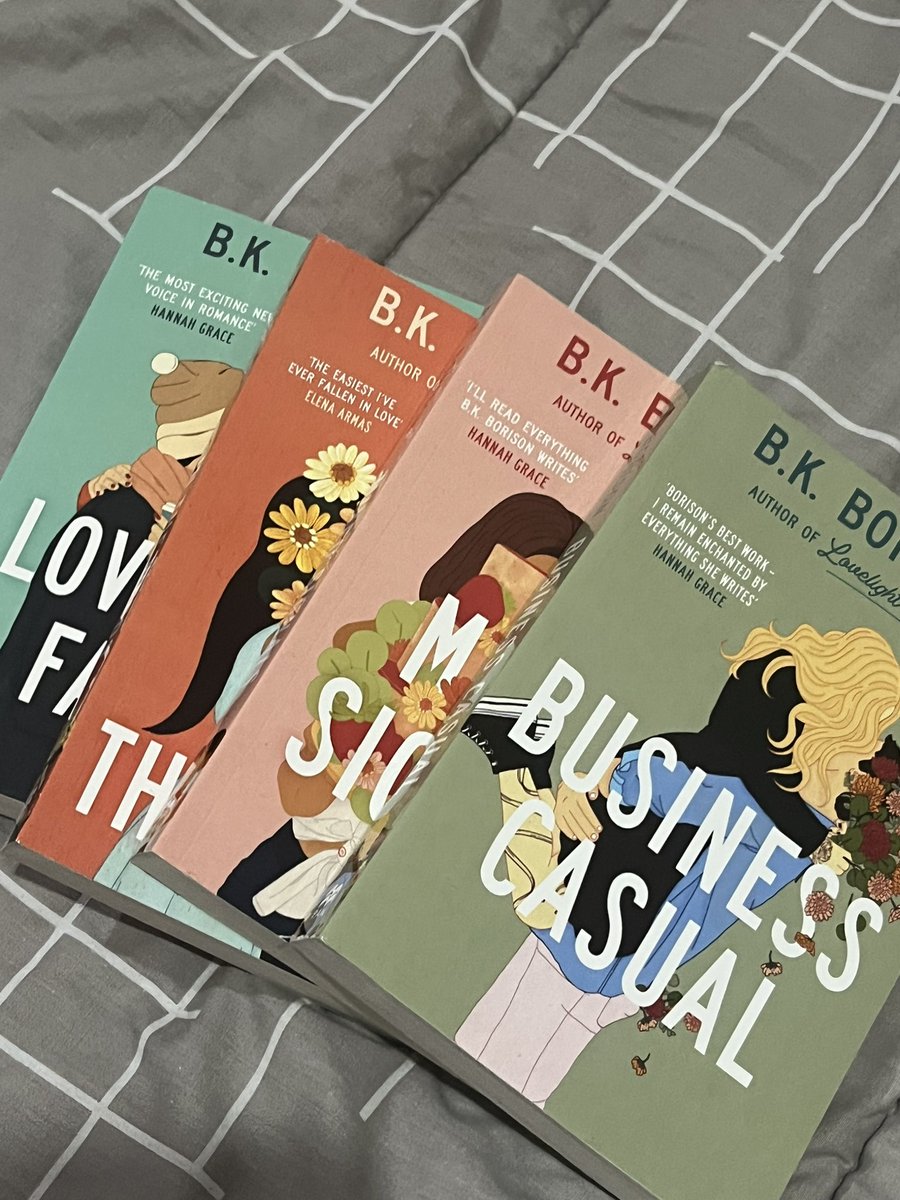 blvebook's tweet photo. keren juga ak langsung lengkapin lovelight series dari bbw 😙🤓 2 dari palembang 2 dari bali!! 4 buku ini under 500 k which is a very very good deal 🥹 https://t.co/RQHs679EMY